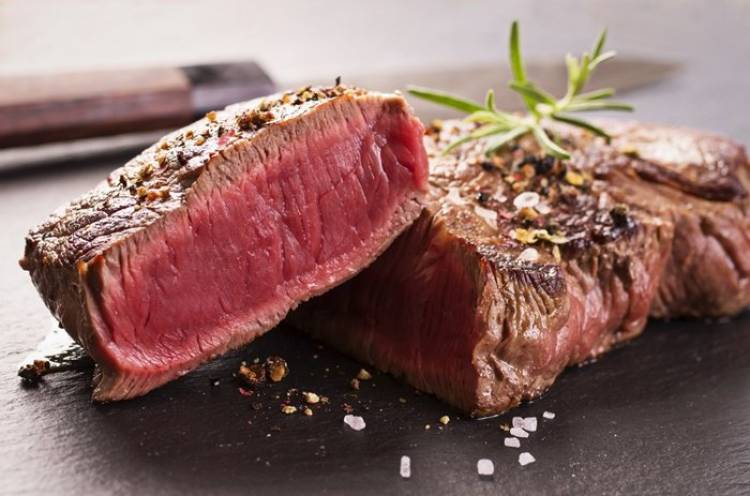 AFINAL, EXISTE ALERGIA ALIMENTAR À CARNE?